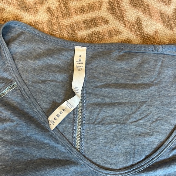 Lululemon blue silver Devoted to the Moment short sleeve t-shirt ladies size 8 - Picture 4 of 7